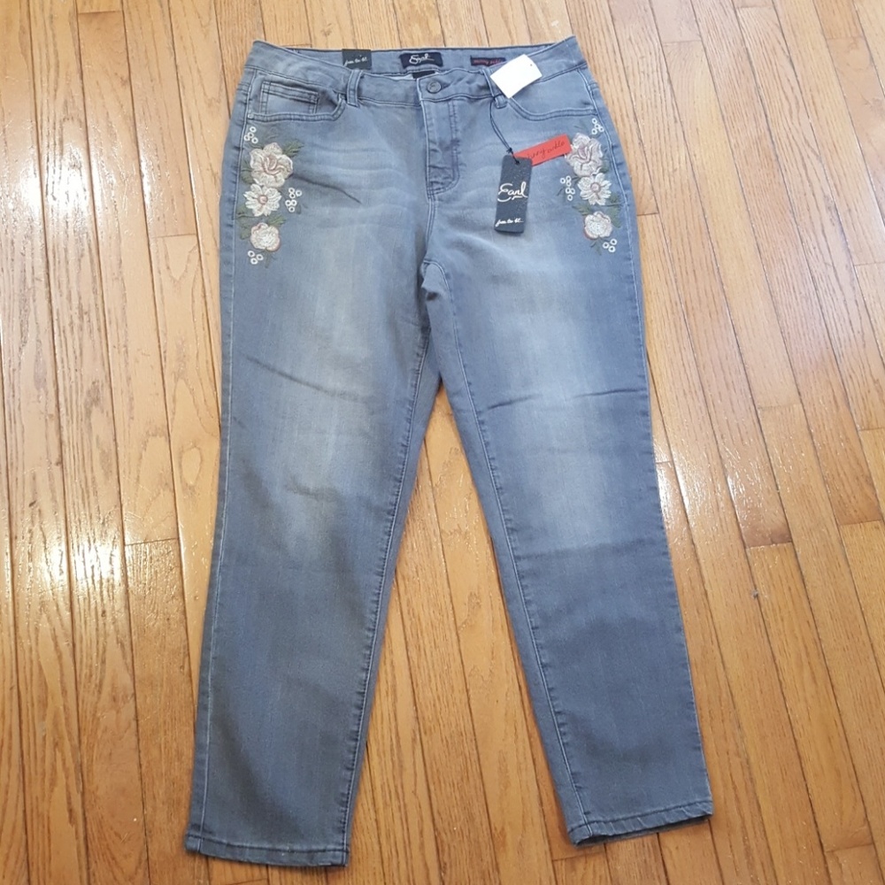 Earl Jeans Size 16 Gray Embroidered Floral Skinny